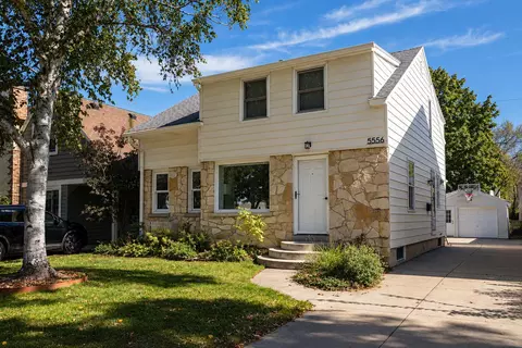 5556 N Lydell, Whitefish Bay, WI 53217