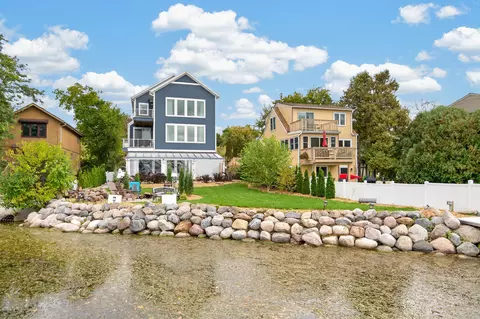 526 Kopmeier, Pewaukee, WI 53072