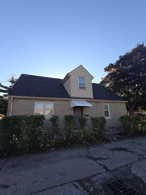 7421 W Grantosa, Milwaukee, WI 53218