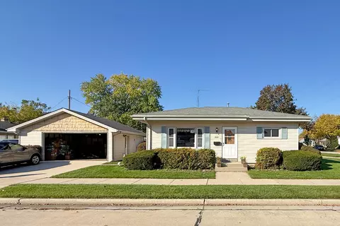 2000 Arthur, Racine, WI 53405