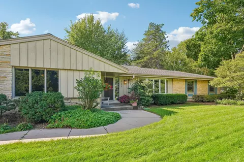 17575 Royalcrest, Brookfield, WI 53045