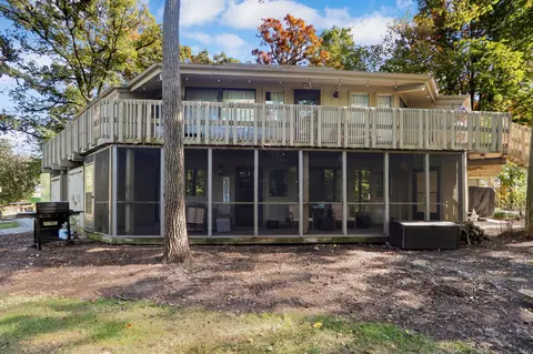 304 Deerpath E #C, Fontana, WI 53125
