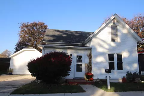 2021 Broadway, New Holstein, WI 53061