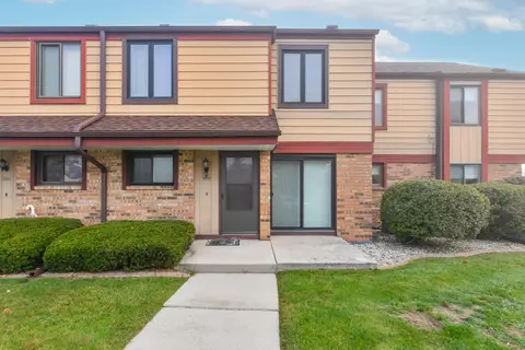 3943 W College, Milwaukee, WI 53221