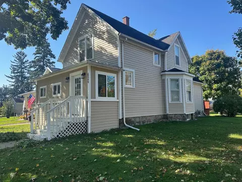 626 Center, Lake Geneva, WI 53147