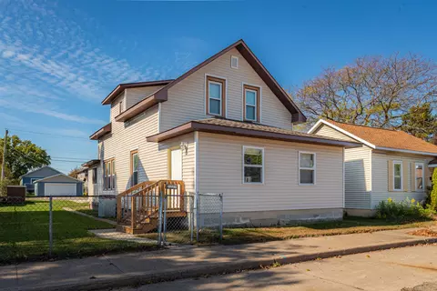 1227 George, La Crosse, WI 54603