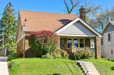 1292 N 68th, Wauwatosa, WI 53213
