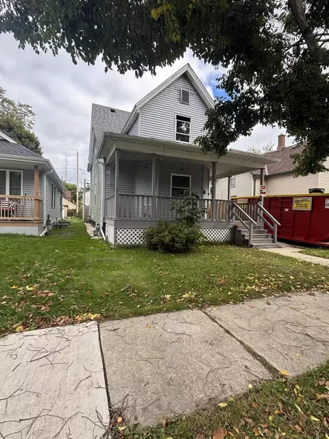 1719 Center, Racine, WI 53403