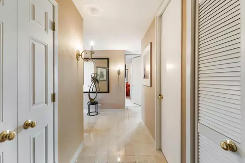929 N Astor #408, Milwaukee, WI 53202