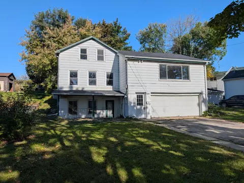 264 W State, Burlington, WI 53105