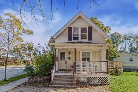 702 S 96th, West Allis, WI 53214