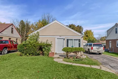 8618 W Cleveland, West Allis, WI 53227