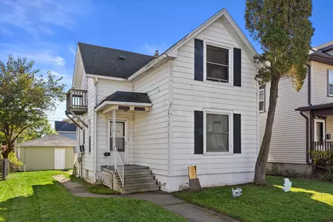 2115 Clarence, Racine, WI 53405