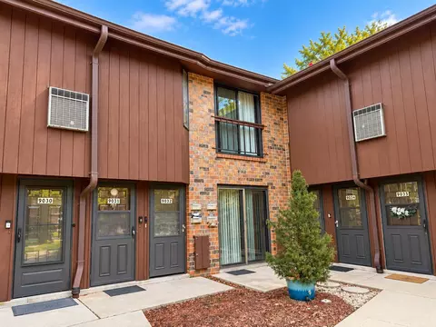 9032 N Park Plz, Brown Deer, WI 53223