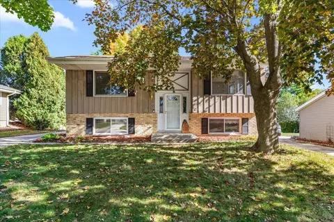 629 Victoria, West Bend, WI 53090