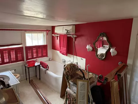 Bath - 1441 W Prospect, Appleton, WI 54914 photo 4 of 4
