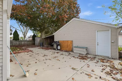9045 W Butler, Milwaukee, WI 53225
