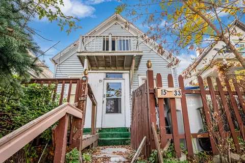 1533 E North, Milwaukee, WI 53202