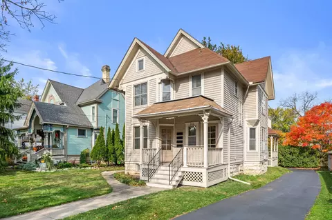 206 W Laflin, Waukesha, WI 53186