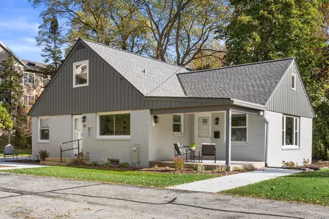 132 Riverview, Thiensville, WI 53092