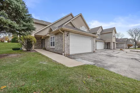 9044 W Elm #D, Franklin, WI 53132