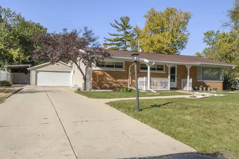 7823 53rd St, Milwaukee, WI 53223