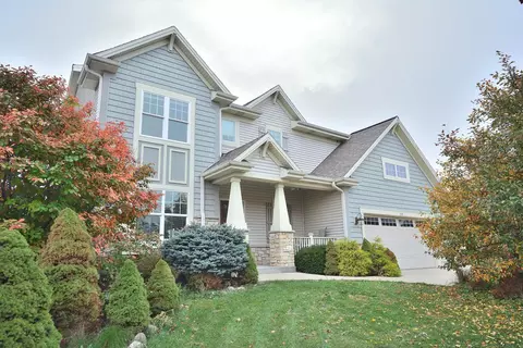 1320 Prairie Crk, Oconomowoc, WI 53066