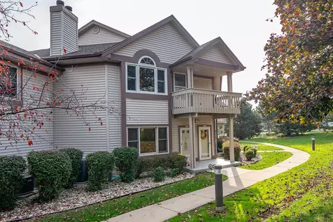 3618 W Rawson, Franklin, WI 53132