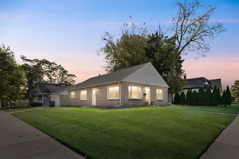 4001 Olive, Racine, WI 53405
