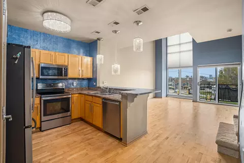 2121 S Kinnickinnic #113, Milwaukee, WI 53207