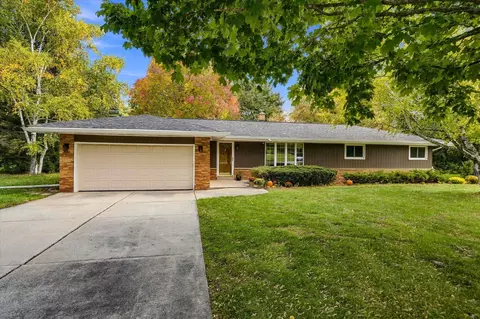 10034 N Grasslyn, Mequon, WI 53092