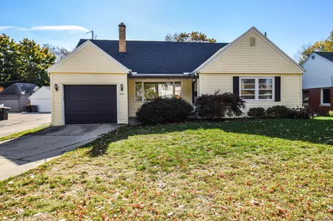 9315 Jackson Park, Wauwatosa, WI 53226