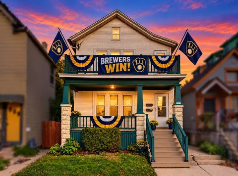 1732 N Humboldt, Milwaukee, WI 53202