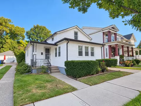 1437 Park, Racine, WI 53403