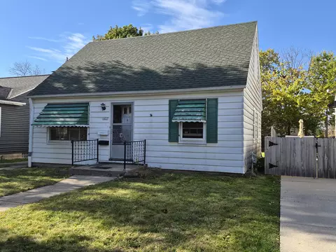 3057 N 74th, Milwaukee, WI 53210