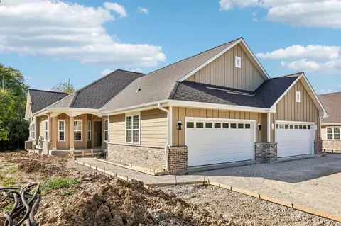6763 S Prairiewood, Franklin, WI 53132