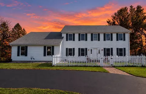 2478 Hannemann, Cedarburg, WI 53024