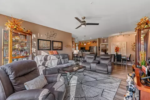 8585 S Deerwood, Franklin, WI 53132