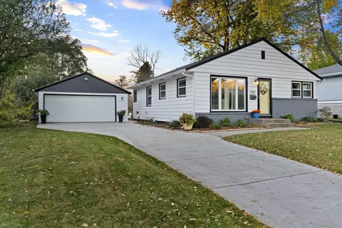 1302 N Bel Ayr, Waukesha, WI 53188