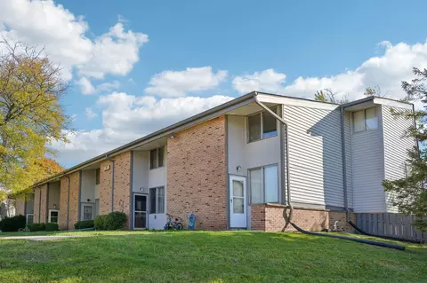1438 Big Bnd #H, Waukesha, WI 53189