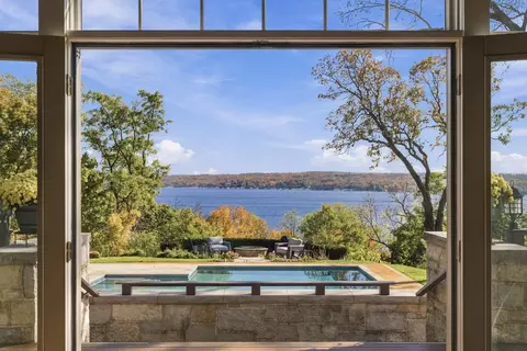n2005 North Lakeshore Drive, Walworth, WI 53125
