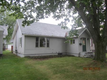 940 18th St, Escanaba, MI 49829 photo 1