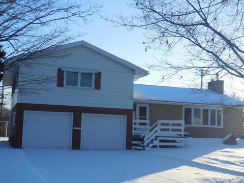 706 Bluff St, Breitung, MI 49876 photo 1