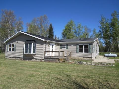 7549 G Rd, Escanaba, MI 49829 photo 1