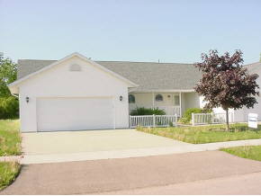 3313 E Heidemann Dr, Appleton, WI 54915 photo 1