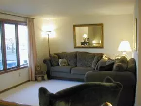 370 Laura Ct, Wrightstown, WI 54180 photo 3