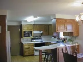 370 Laura Ct, Wrightstown, WI 54180 photo 2