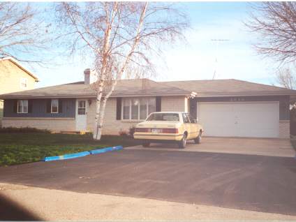 2316 W Jonathon Dr, Appleton, WI 54914 photo 1
