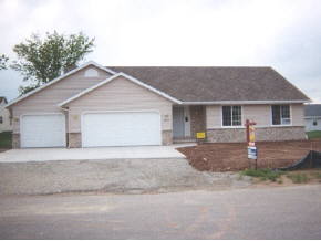 1717 S Angela Dr, Appleton, WI 54915 photo 1