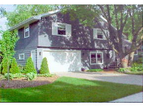 2002 S Gladys Ave, Appleton, WI 54915 photo 1